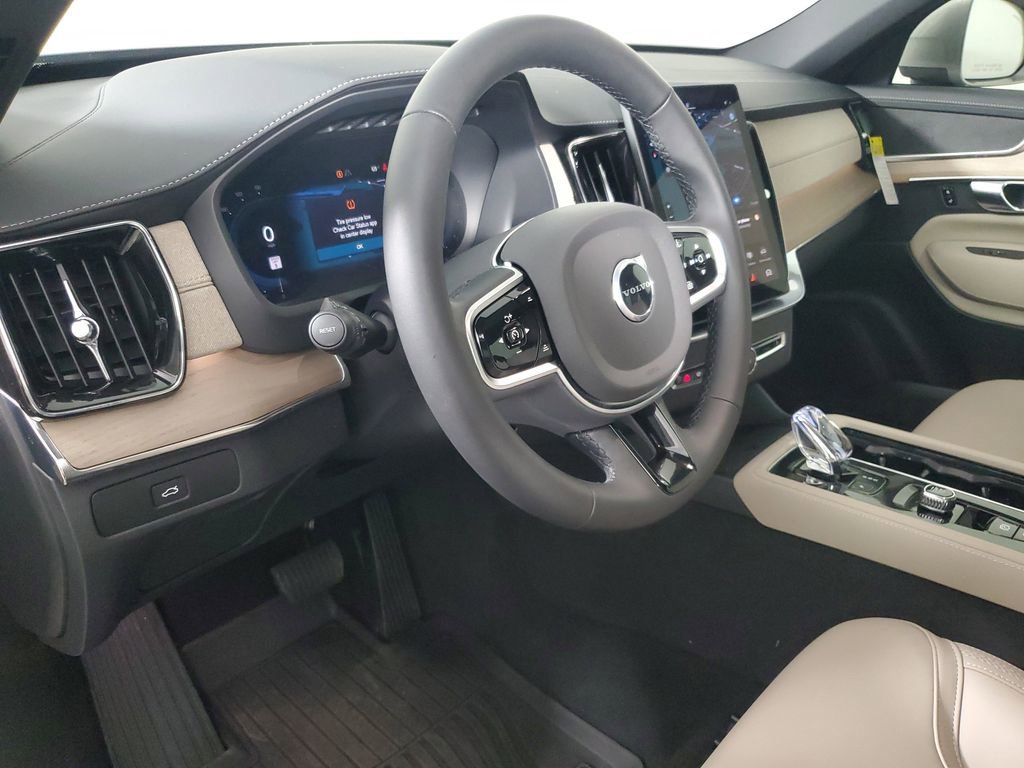 Certified 2025 Volvo XC90 B6 Core w/ Climate Package image 26