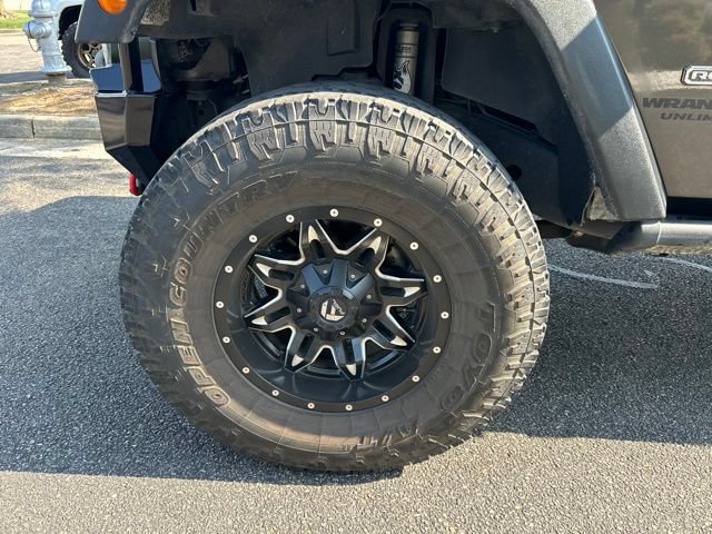 Used 2017 Jeep Wrangler Unlimited Rubicon AWD/4WD image 8