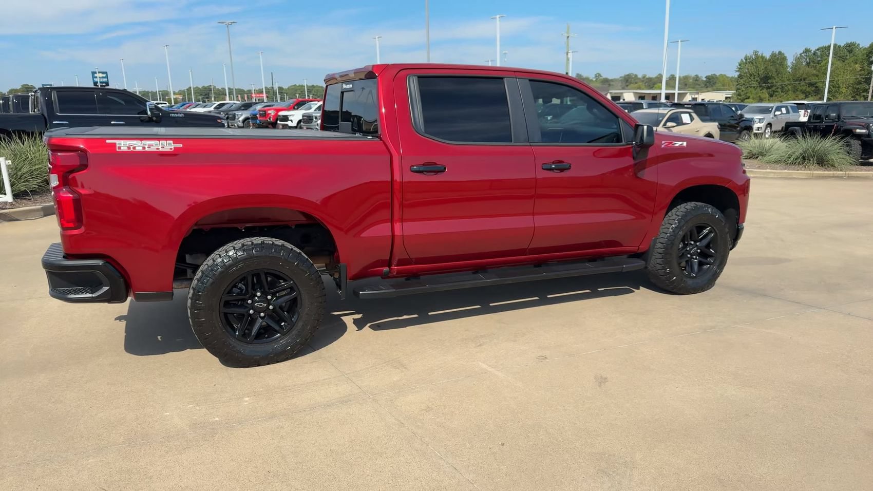 Used 2021 Chevrolet Silverado 1500 LT Trail Boss w/ Convenience Package II AWD/4WD image 9