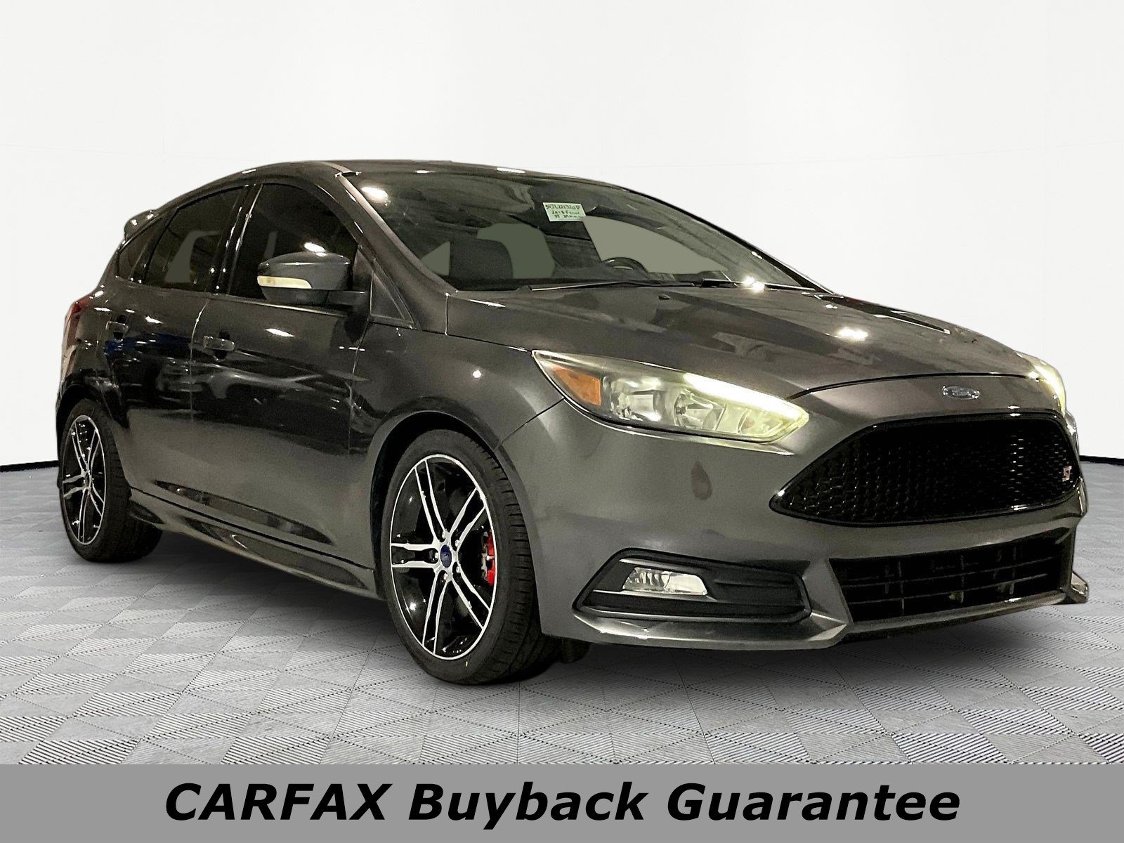 Used 2018 Ford Focus ST FWD image 3