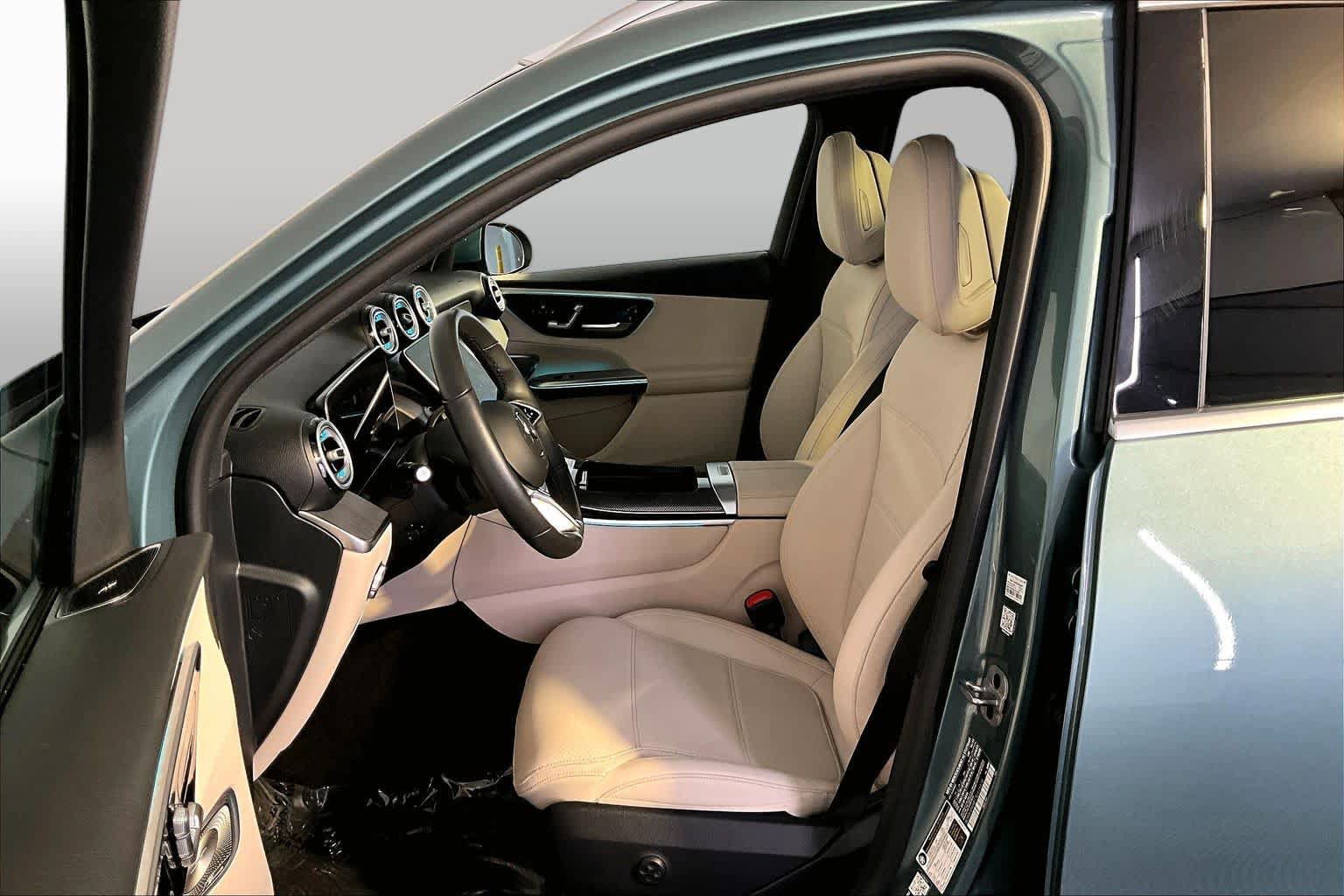 Used 2026 Mercedes-Benz GLC 300 4MATIC image 9