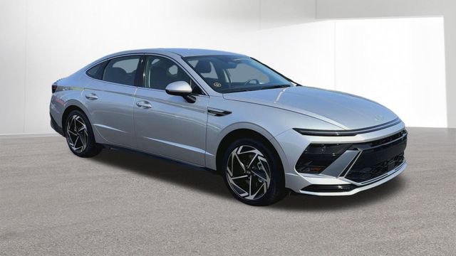 New 2026 Hyundai Sonata SEL FWD image 2
