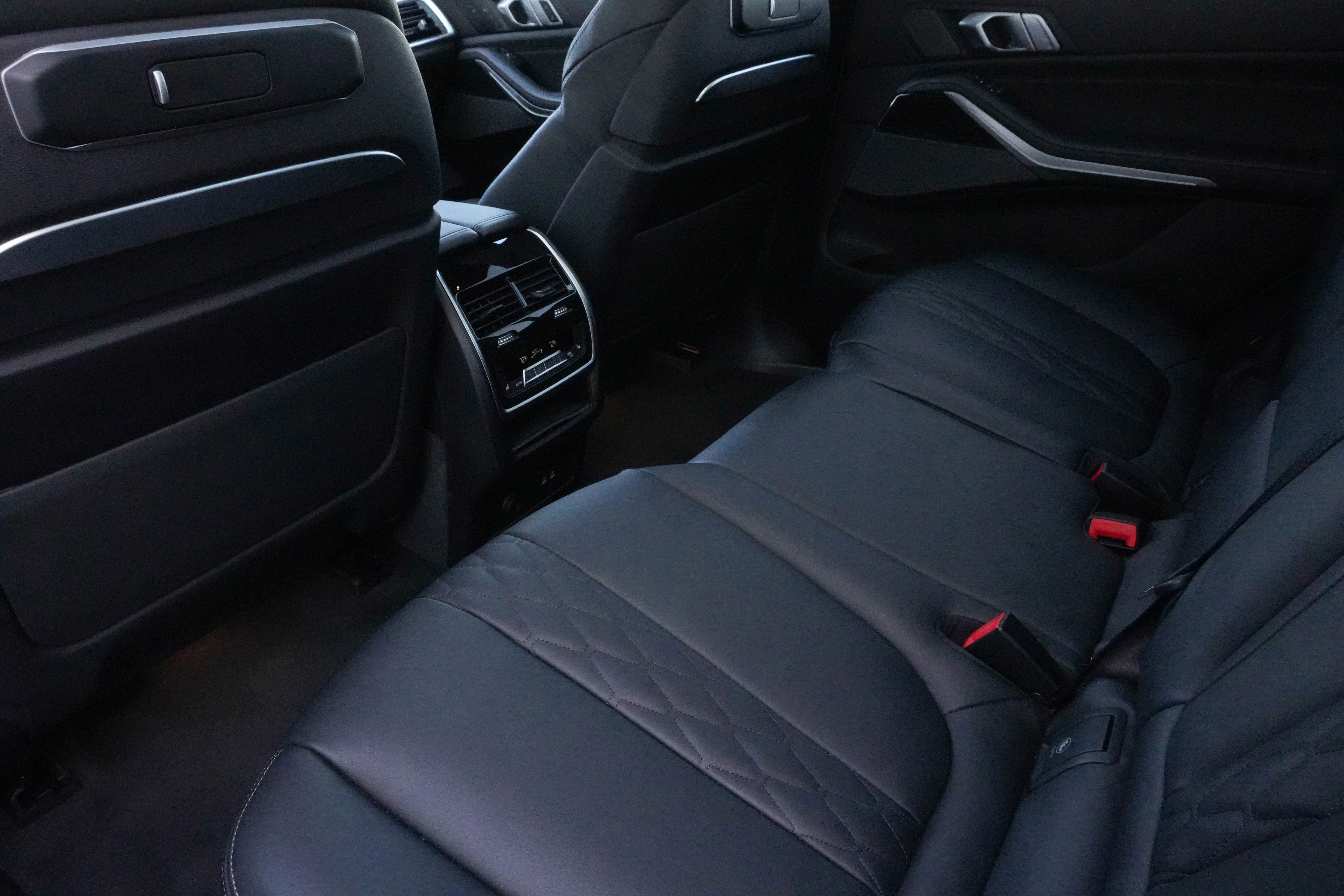 Used 2026 BMW X7 M60i image 34