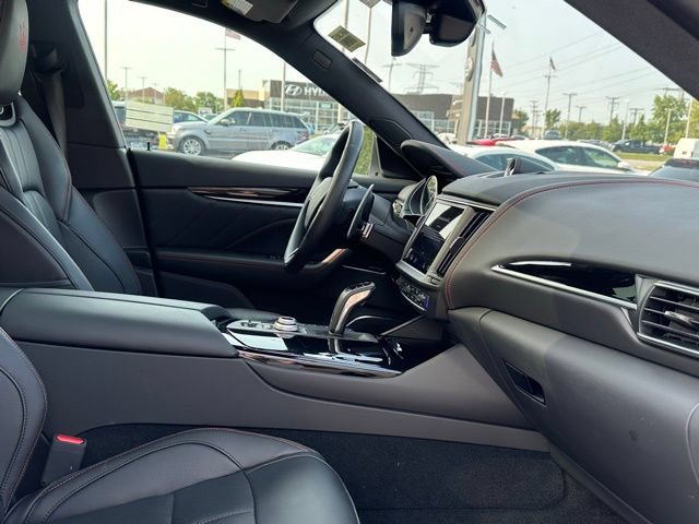 Used 2024 Maserati Levante GT Ultima AWD/4WD image 20