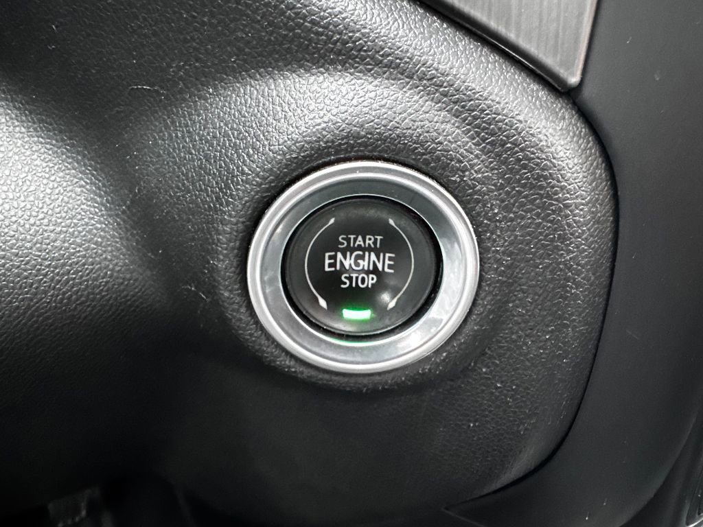 Used 2021 GMC Sierra 2500 Denali w/ Denali Black Diamond Edition image 35