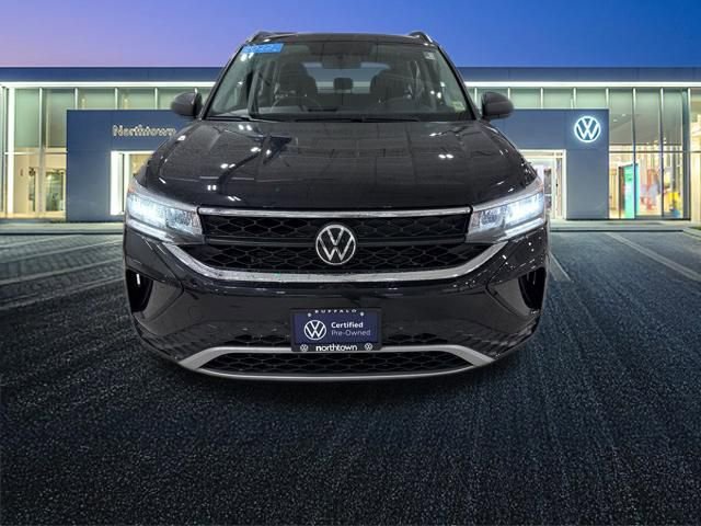 Certified 2022 Volkswagen Taos S image 9