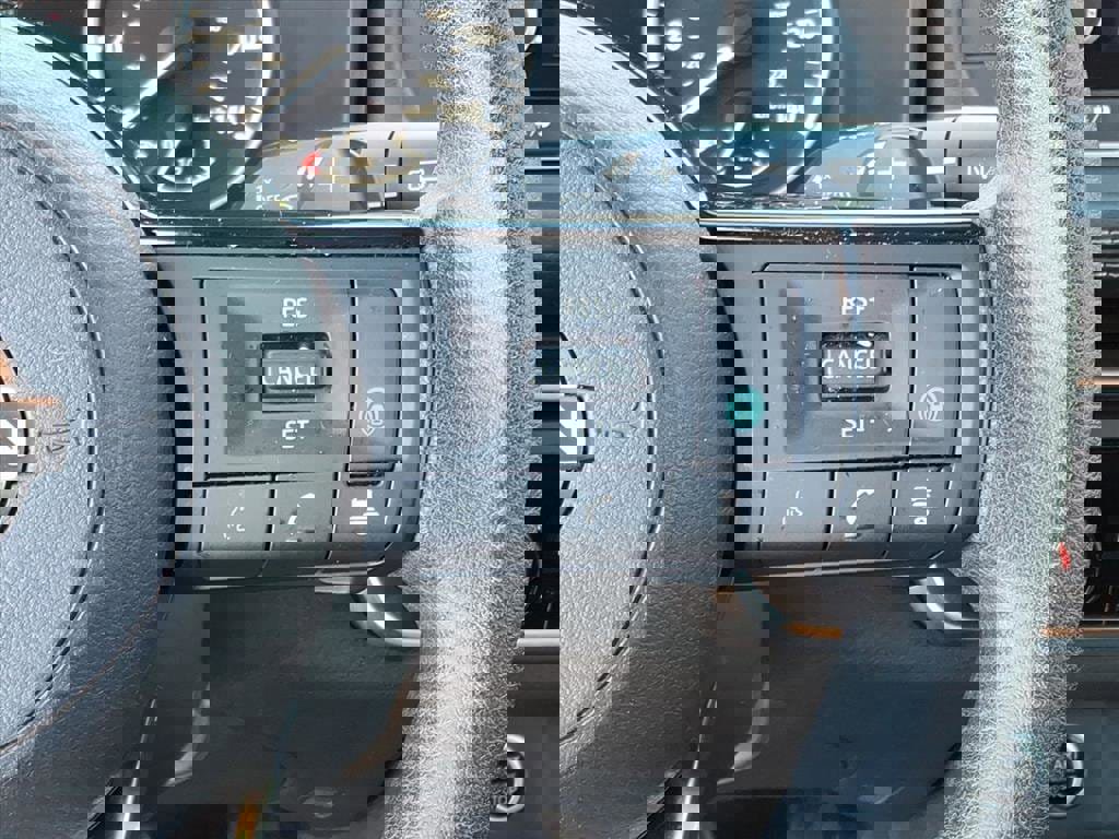 Used 2023 Nissan Rogue SV image 19