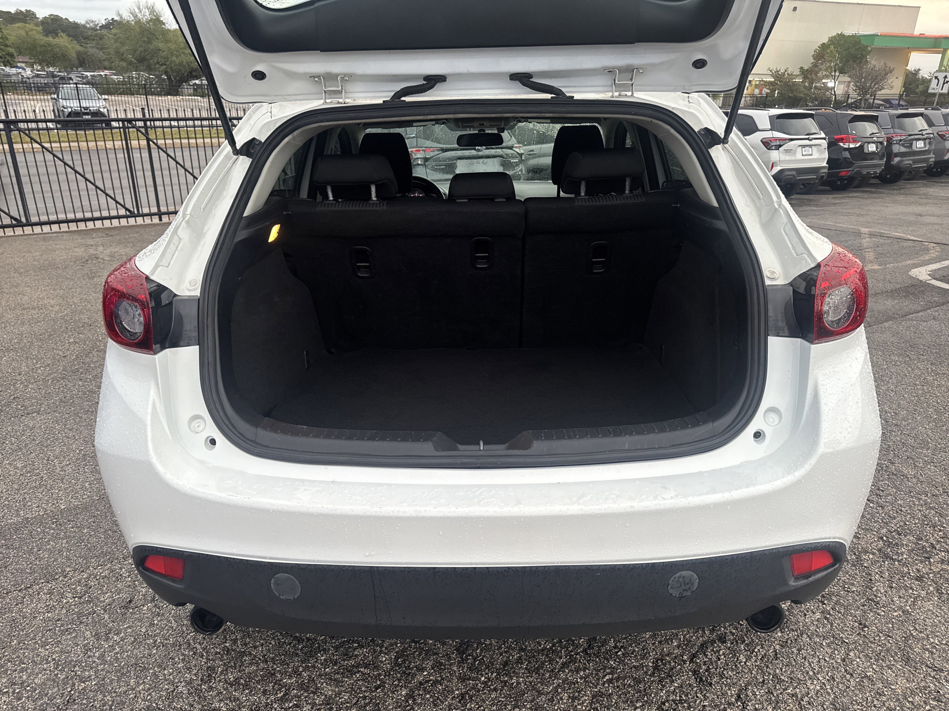 Used 2016 MAZDA MAZDA3 i Touring image 28