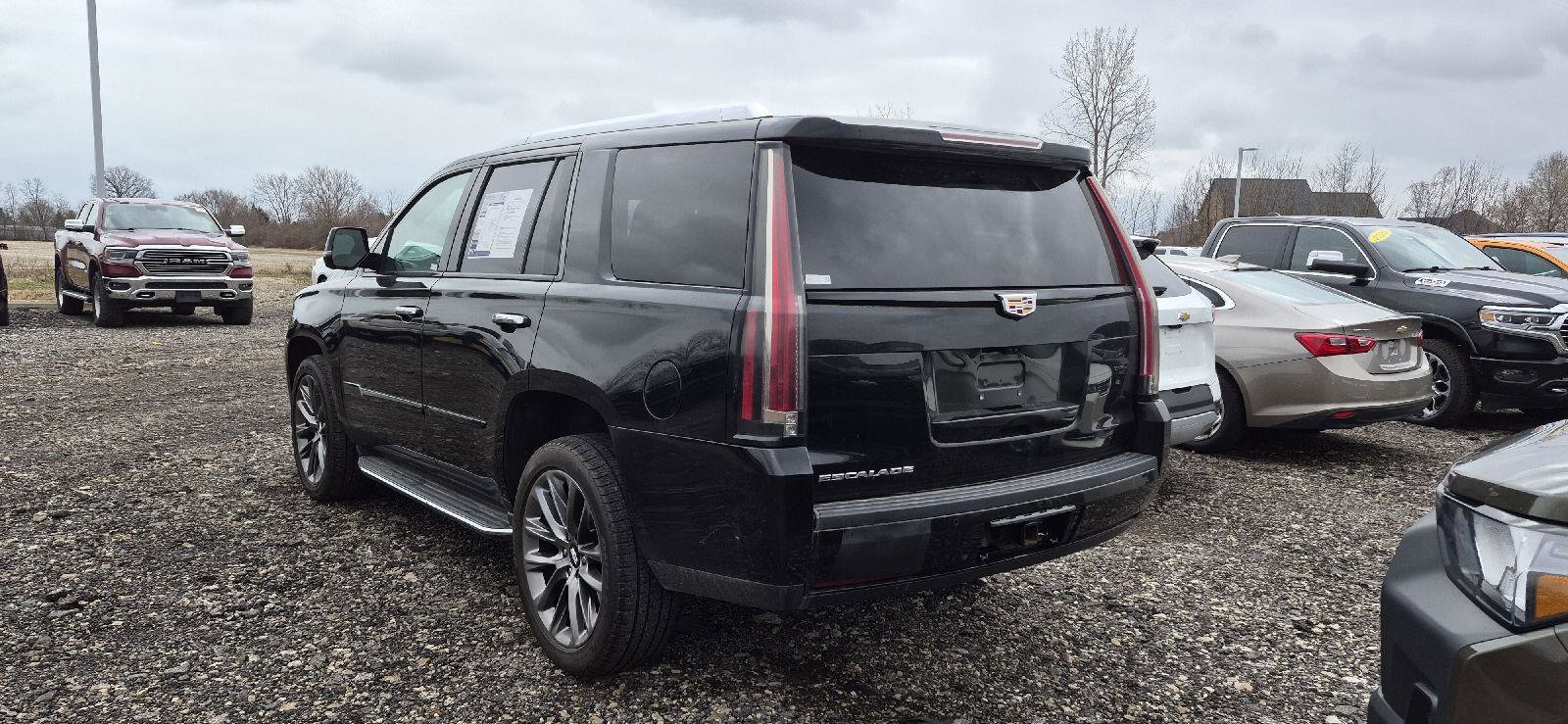 Used 2020 Cadillac Escalade Premium Luxury w/ Escalade Sport Edition image 4