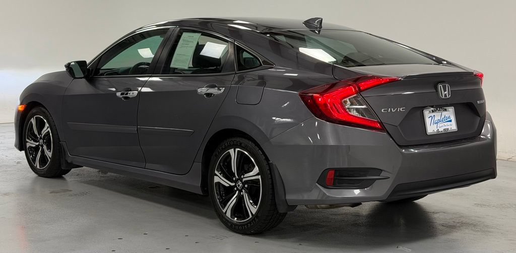 Used 2016 Honda Civic Touring image 4