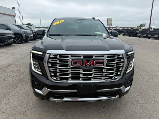 Used 2025 GMC Yukon Denali w/ Denali Reserve Package image 9