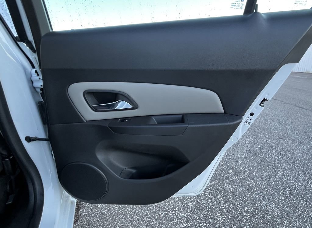 Used 2015 Chevrolet Cruze LS image 18