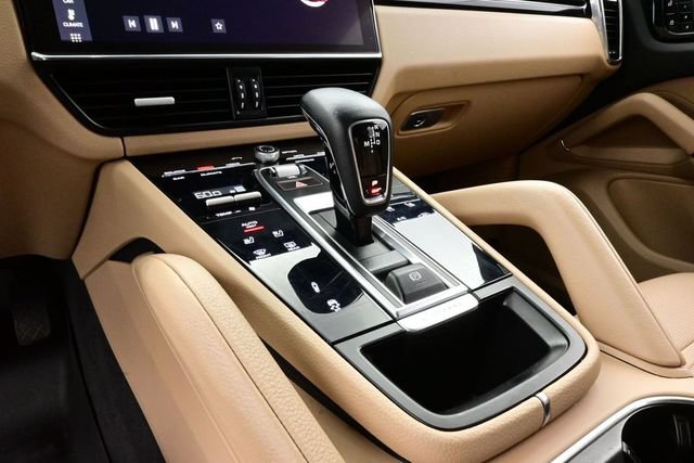 Certified 2021 Porsche Cayenne Coupe AWD/4WD image 11