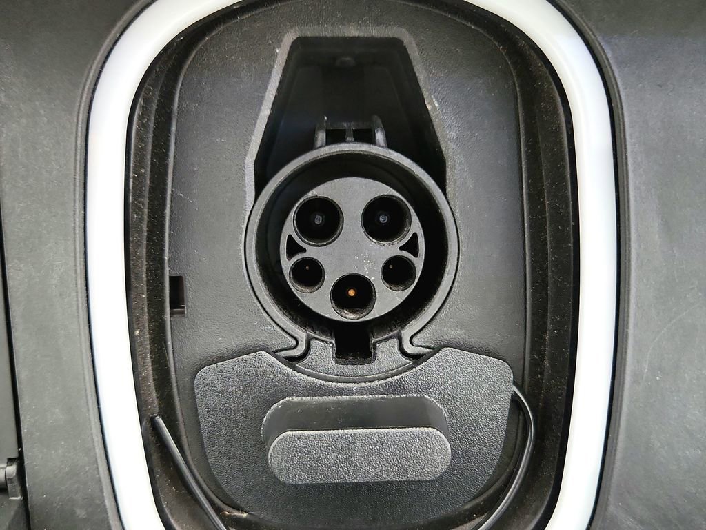 Used 2024 Cadillac Lyriq Sport AWD/4WD image 37