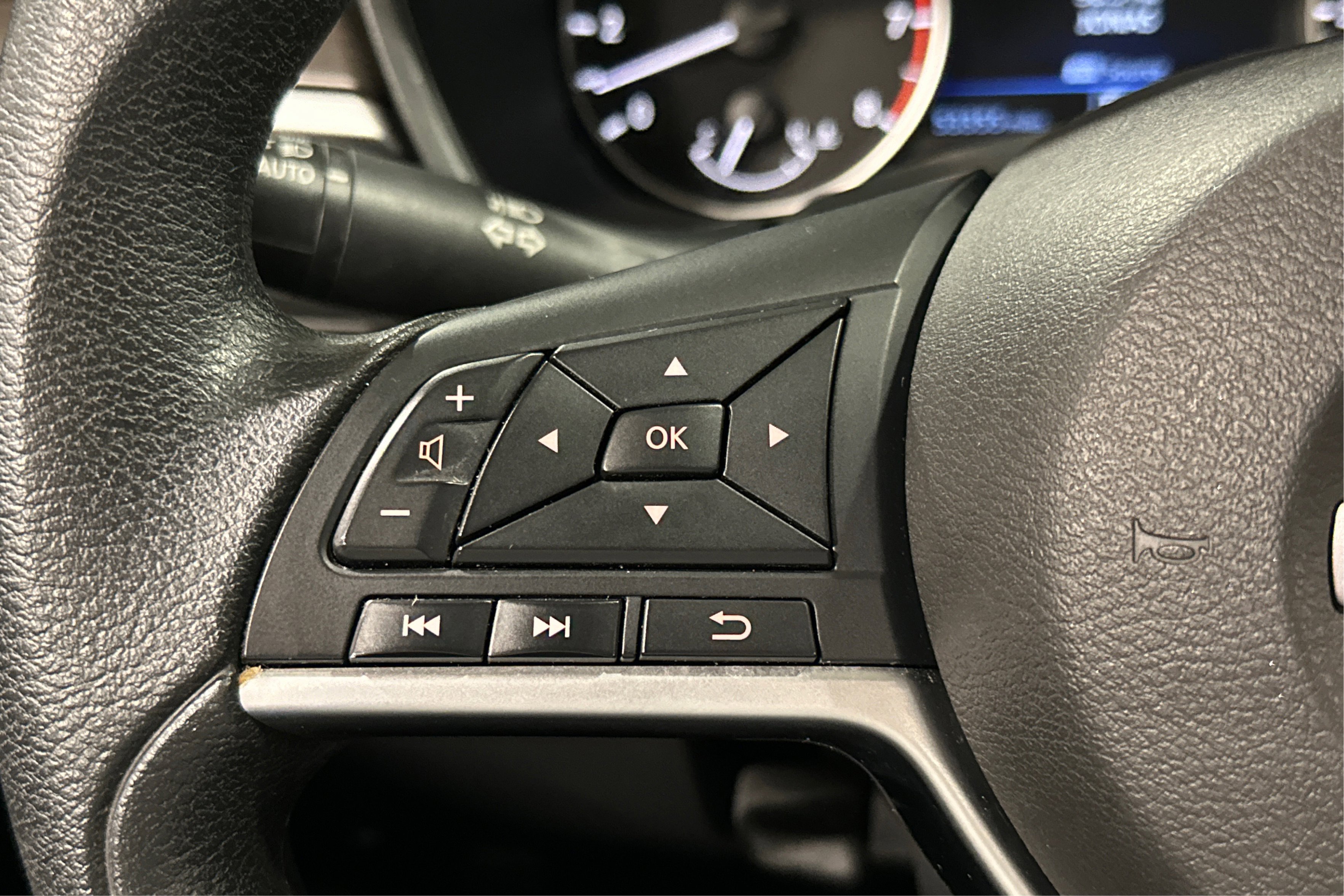 Used 2024 Nissan Altima 2.5 SV image 23