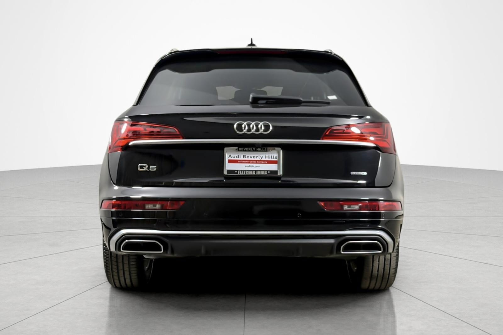 Used 2023 Audi Q5 2.0T Premium w/ Convenience Package AWD/4WD image 4