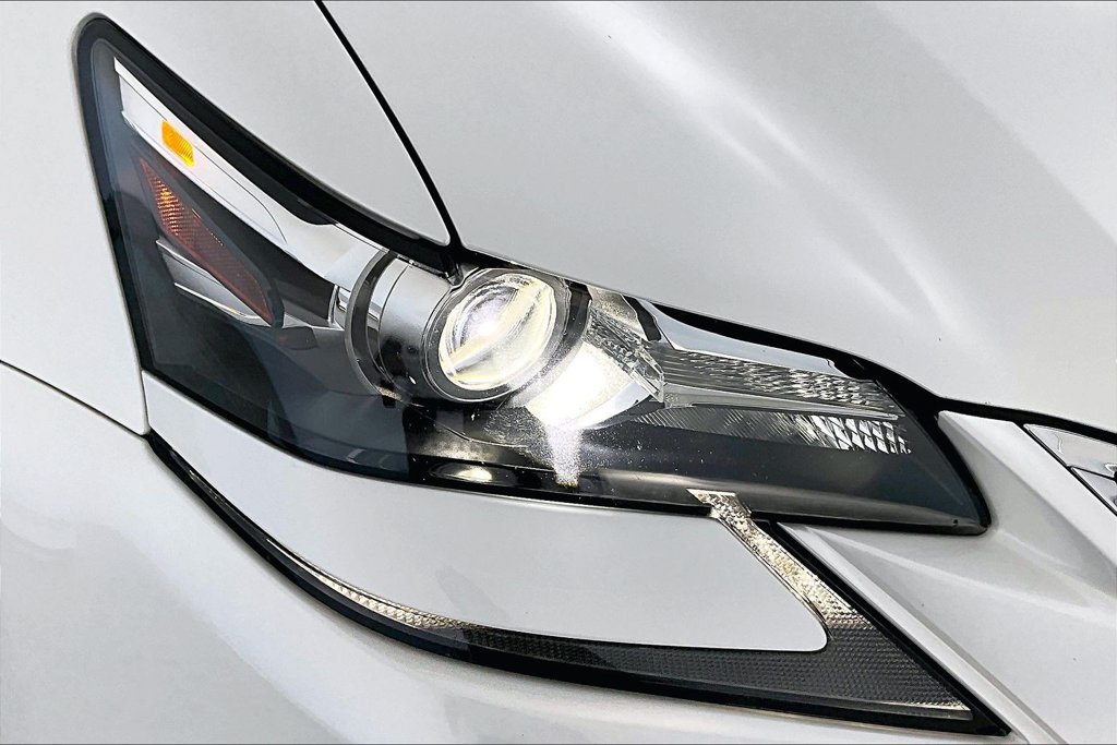 Used 2017 Lexus GS 200t RWD image 36