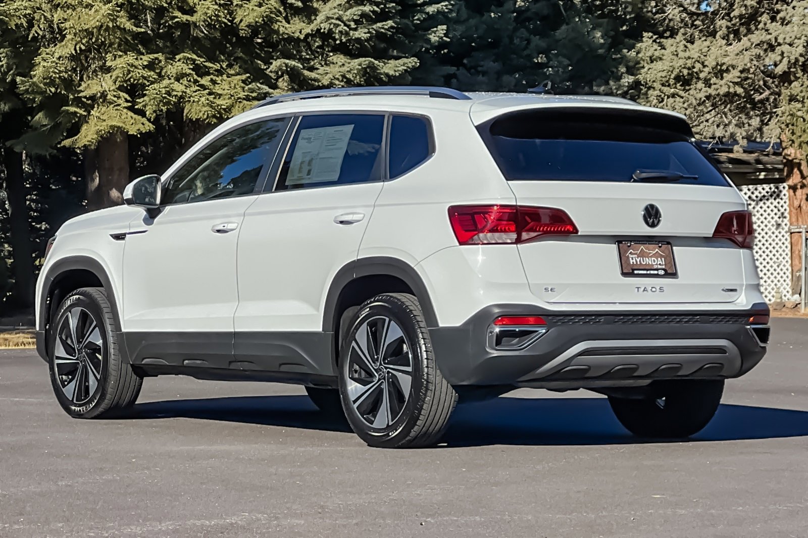 Used 2024 Volkswagen Taos SE image 6