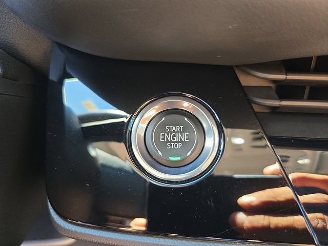 Used 2024 Buick Envision Avenir AWD/4WD image 16