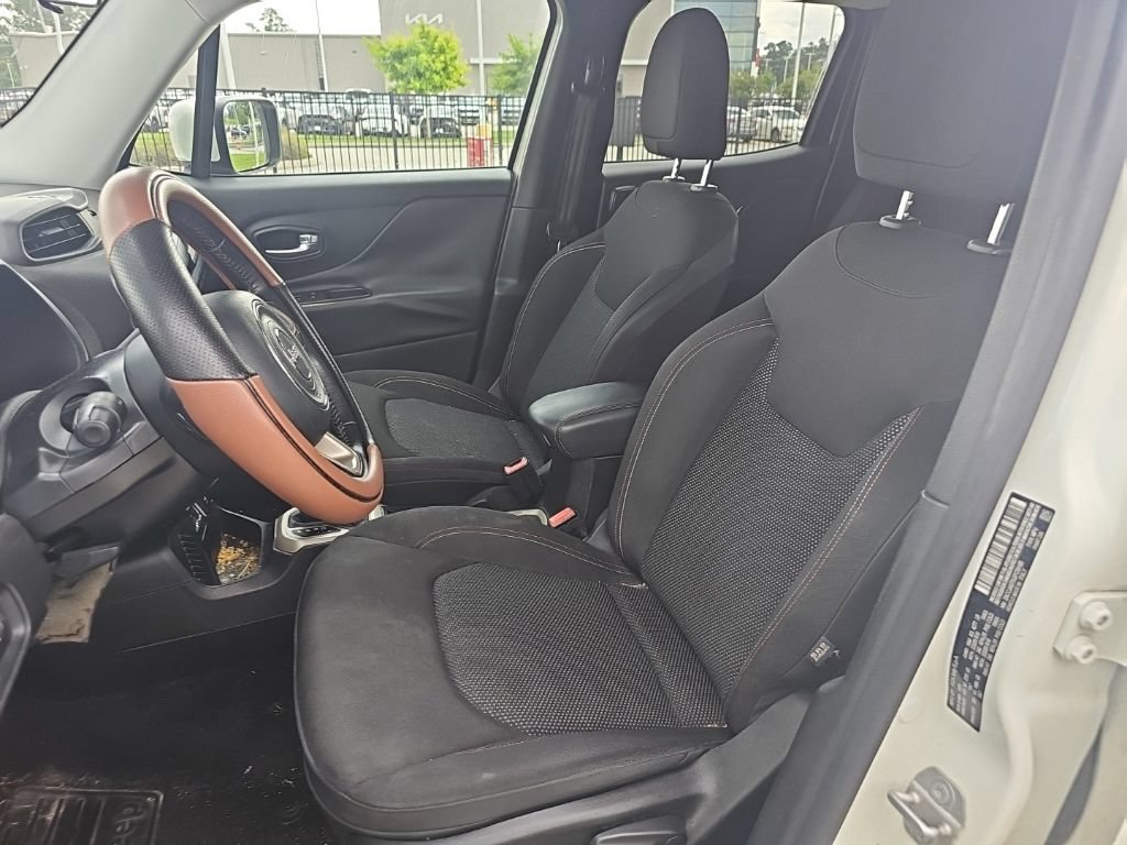 Used 2016 Jeep Renegade 75th Anniversary FWD image 13