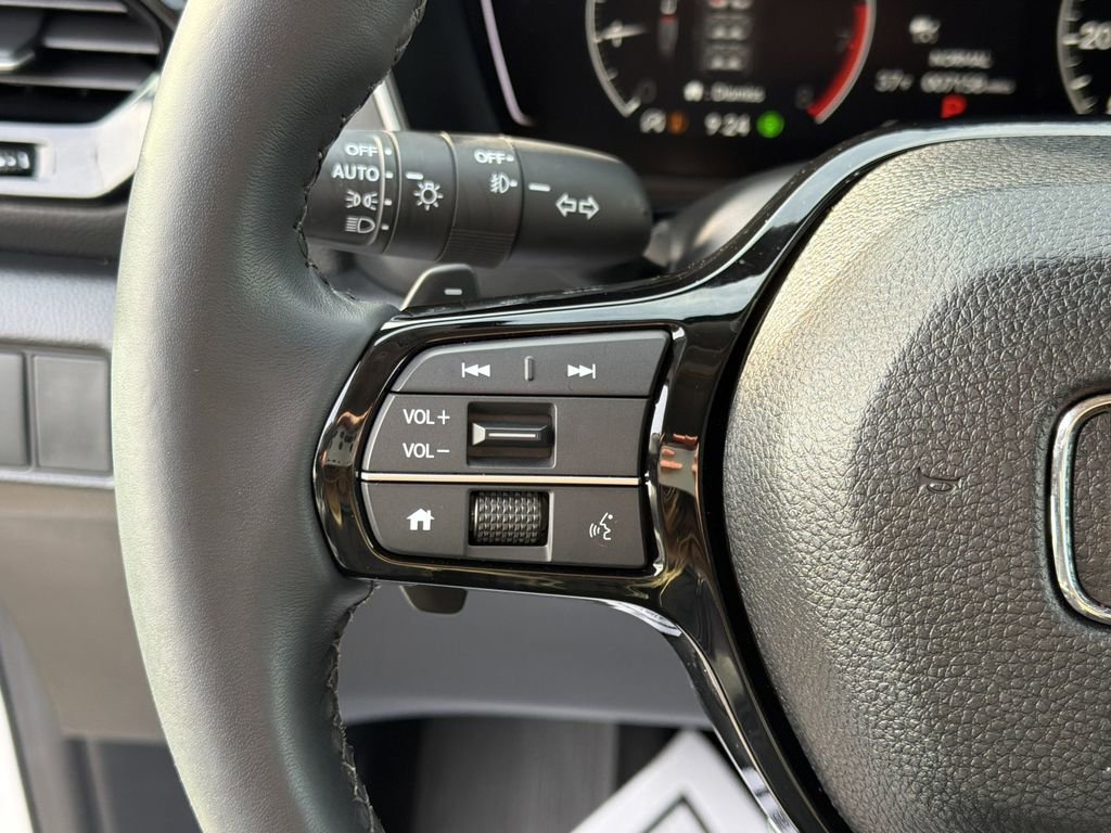 Used 2025 Honda Pilot EX-L image 28