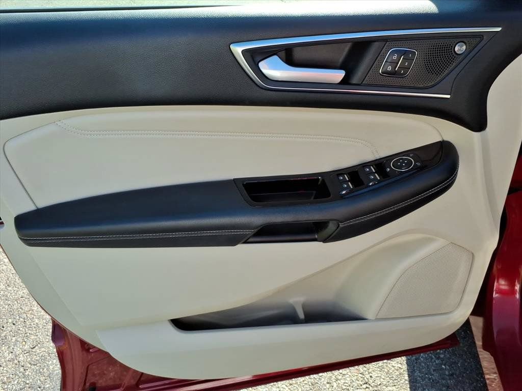 Used 2020 Ford Edge Titanium w/ Equipment Group 301A AWD/4WD image 22