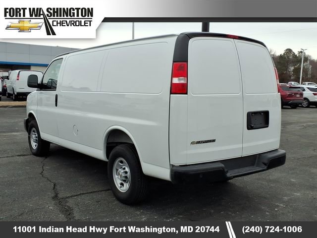 New 2025 Chevrolet Express 3500 w/ Driver Convenience Package RWD image 5