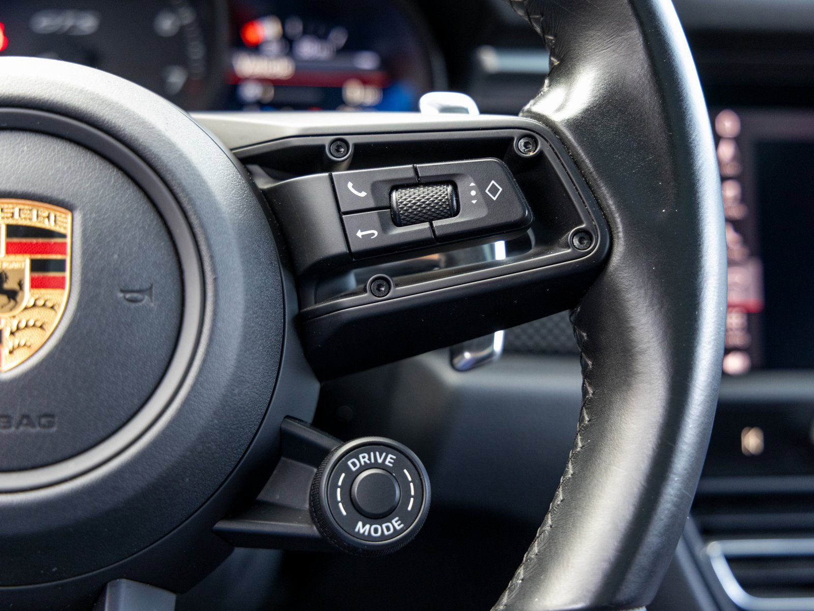 Certified 2023 Porsche Macan GTS image 36