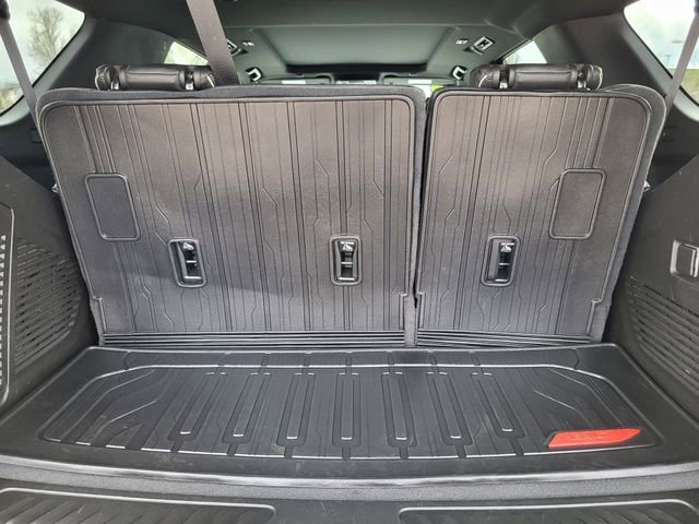 Used 2023 GMC Yukon SLT image 29