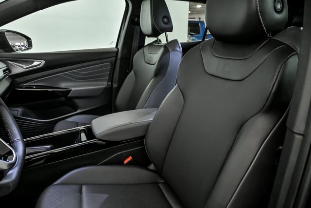 Used 2023 Volkswagen ID.4 Pro S Plus image 12