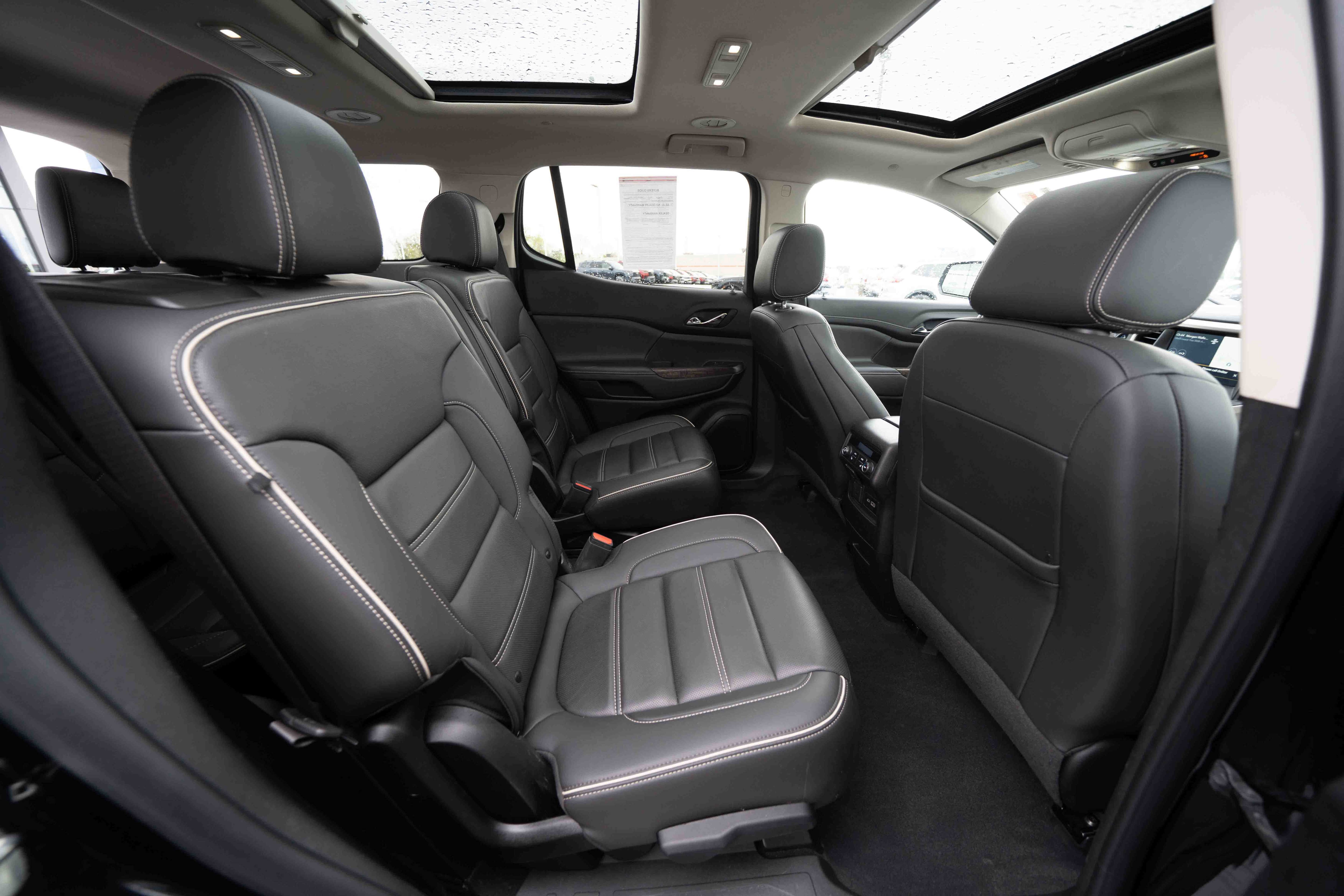 Used 2023 GMC Acadia Denali w/ Denali Ultimate Package AWD/4WD image 25