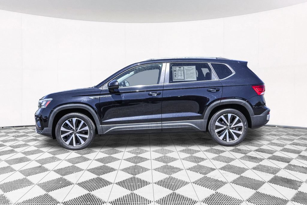Certified 2023 Volkswagen Taos SE w/ Panoramic Sunroof Package AWD/4WD image 15