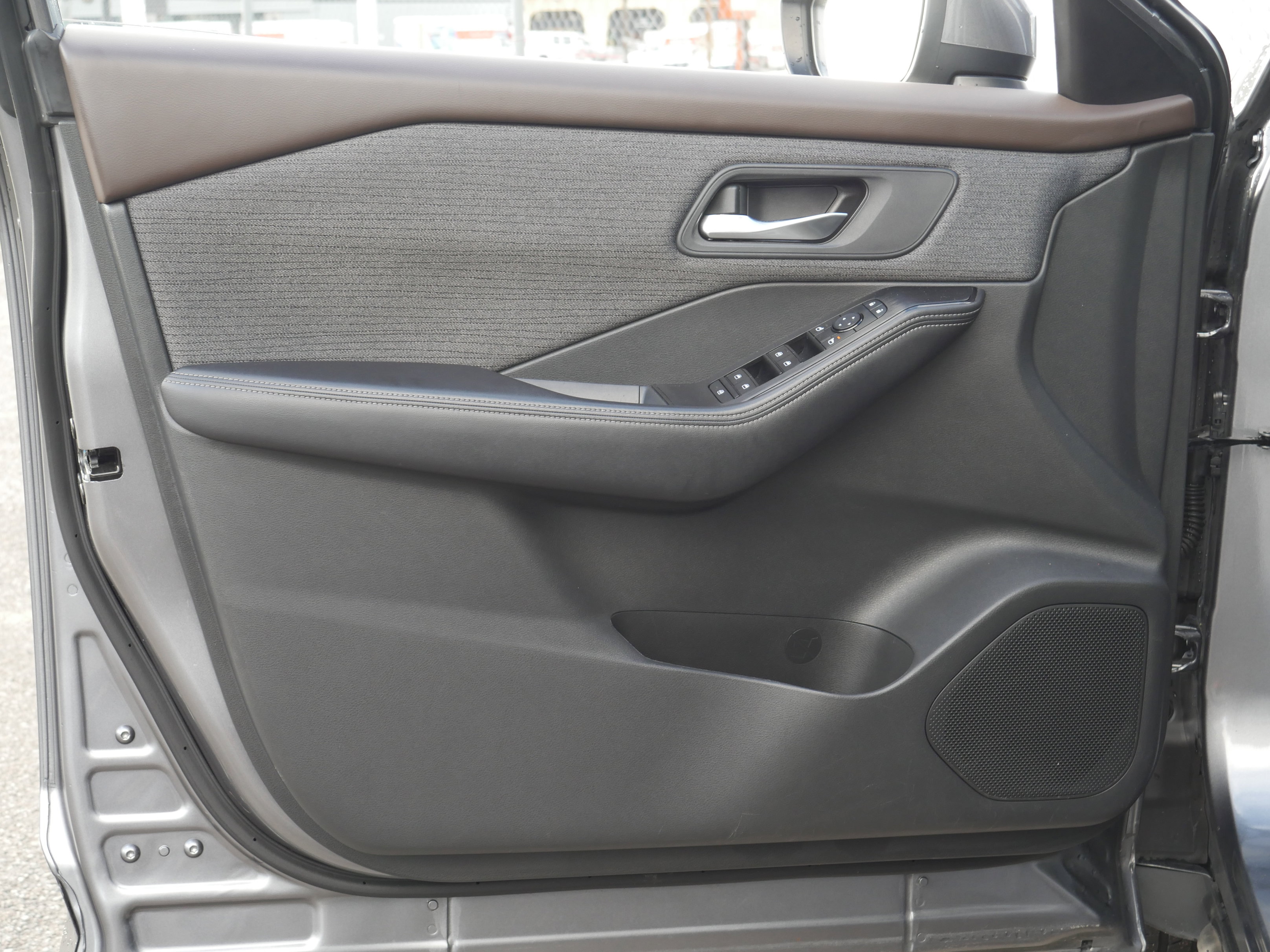 Certified 2022 Nissan Rogue SV image 30