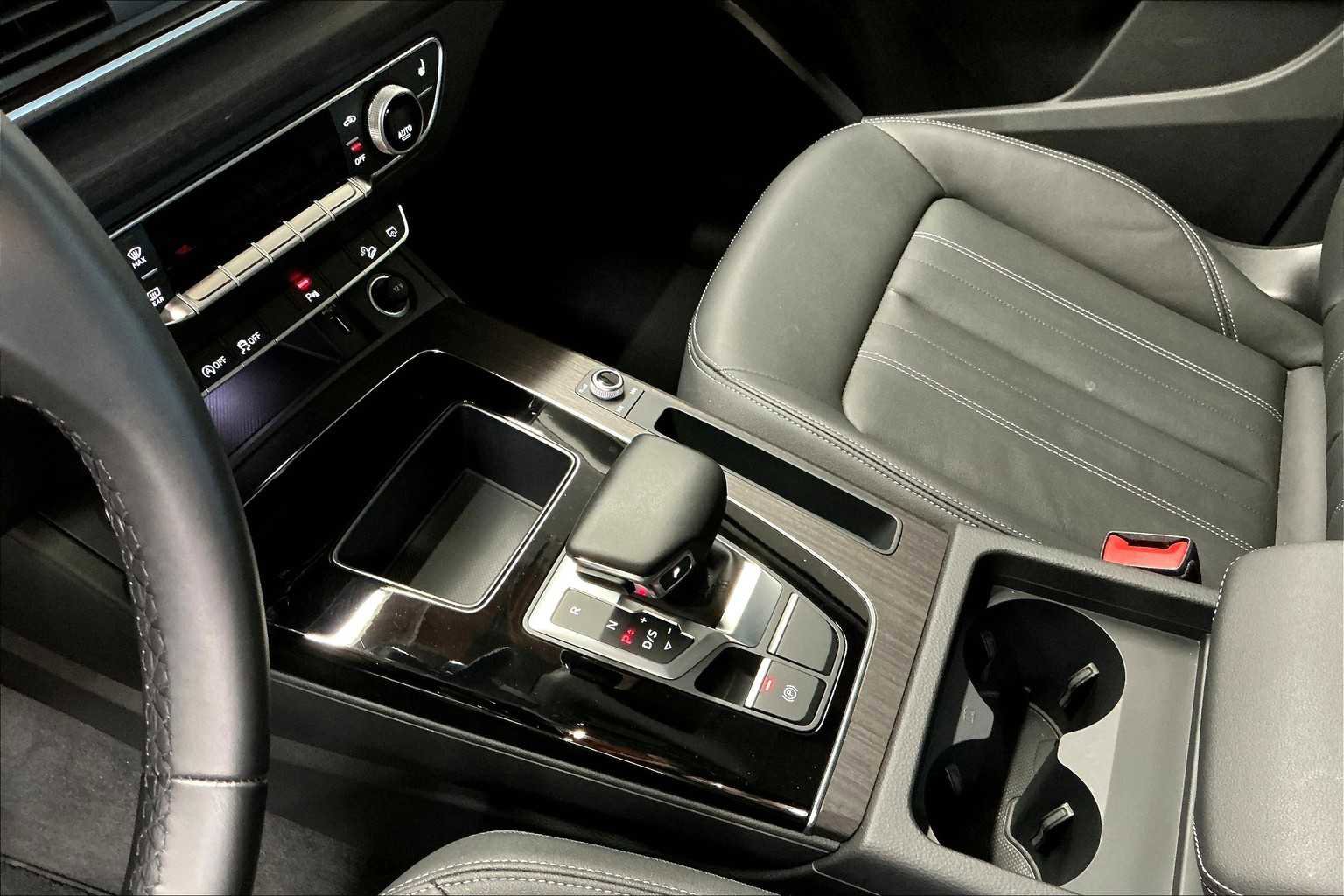 Used 2025 Audi Q5 2.0T Premium image 19