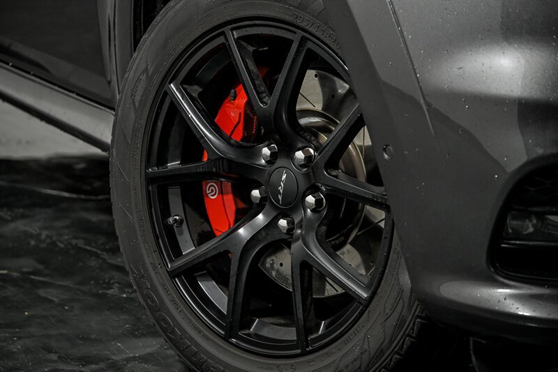 Used 2019 Jeep Grand Cherokee SRT w/ Trailer Tow Group IV AWD/4WD image 3