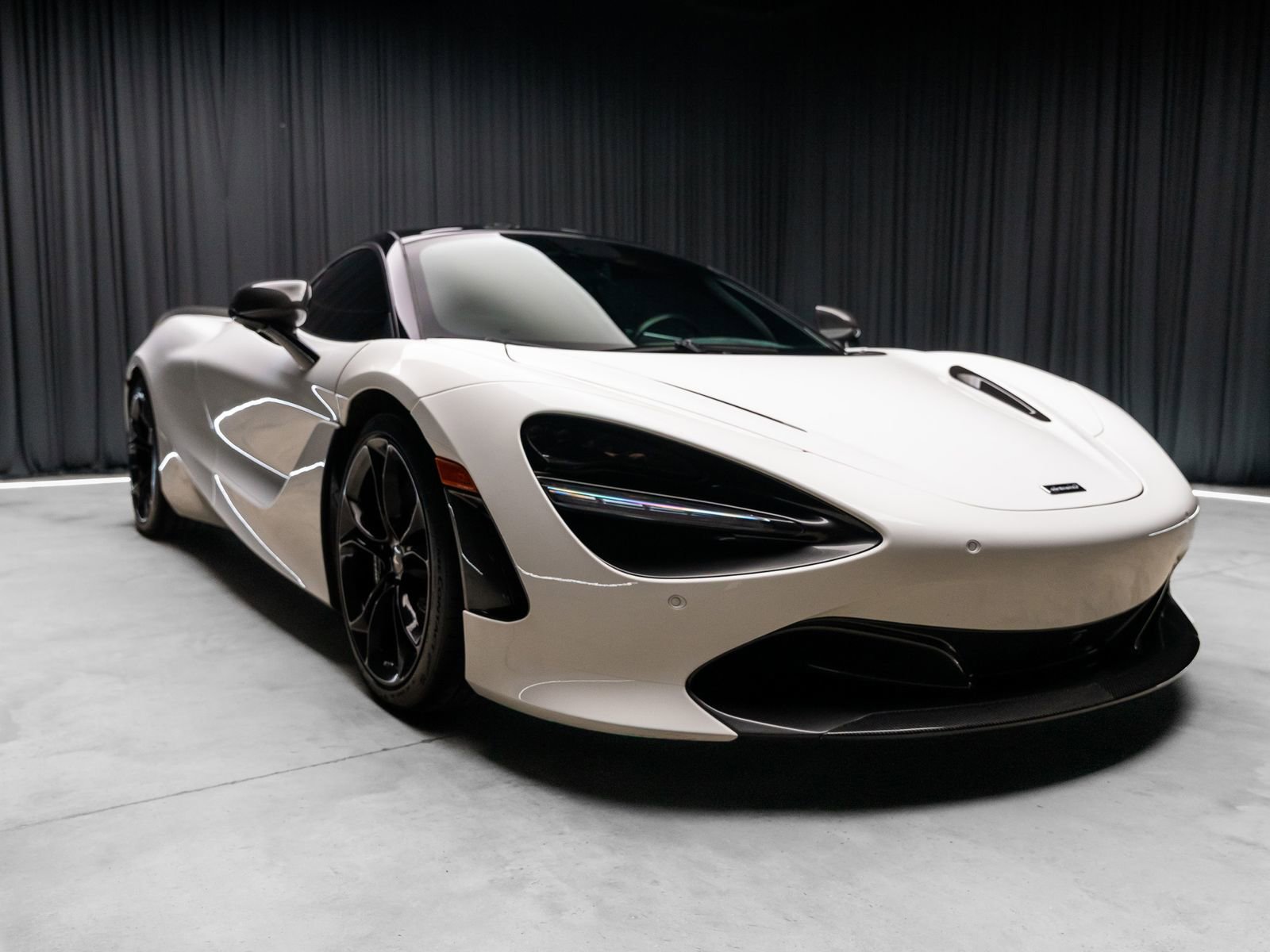 Used 2019 McLaren 720S Performance RWD image 19