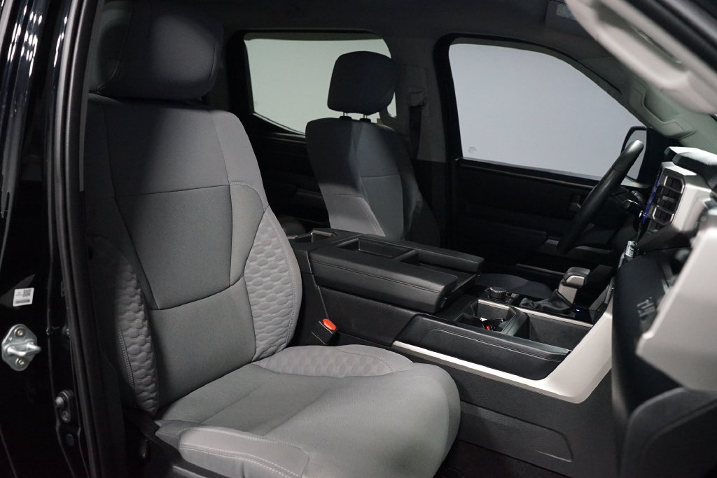 Used 2022 Toyota Tundra SR5 AWD/4WD image 28