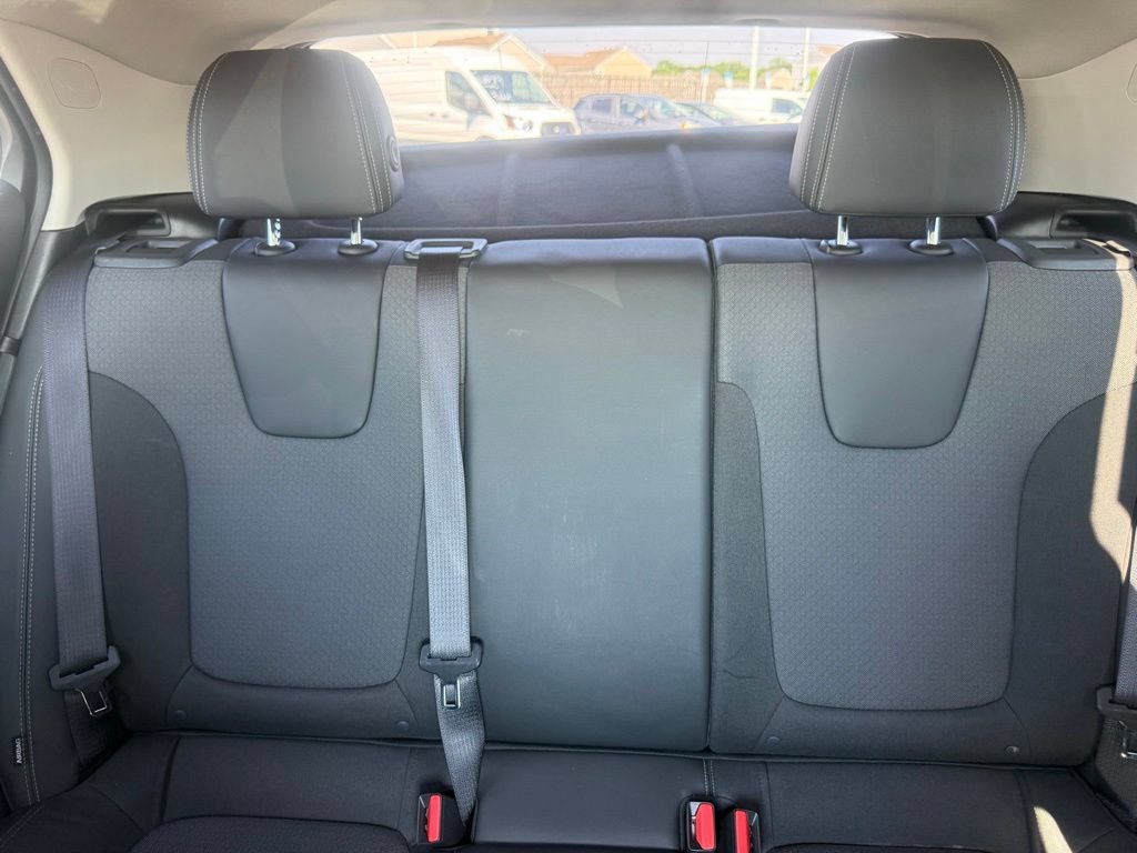 Used 2023 Buick Encore GX Preferred w/ Cold Weather Comfort Package FWD image 32