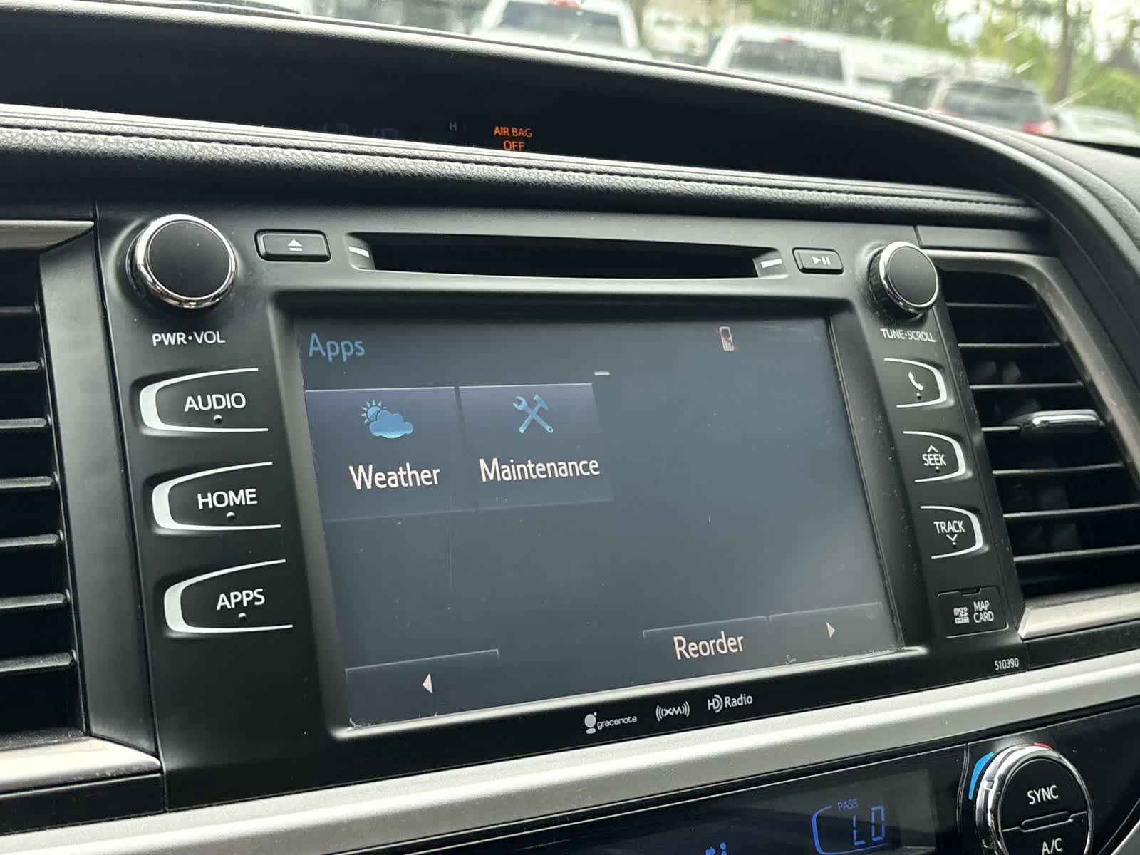 Used 2019 Toyota Highlander SE AWD/4WD image 18