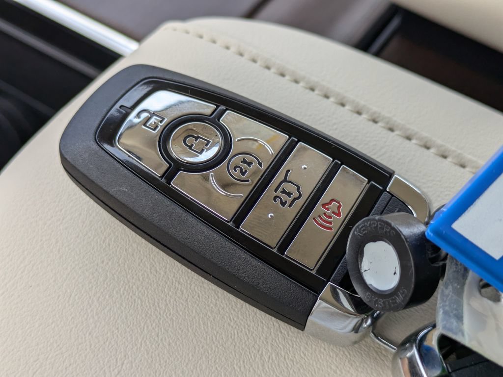 New 2027 Lincoln Navigator Premiere RWD image 33
