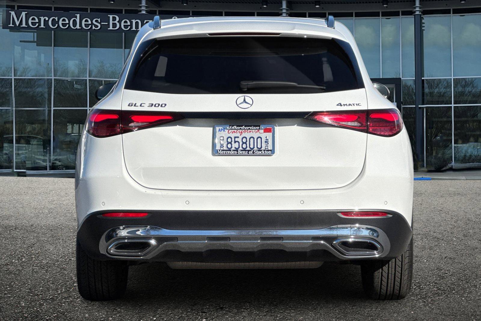 Used 2024 Mercedes-Benz GLC 300 4MATIC image 5