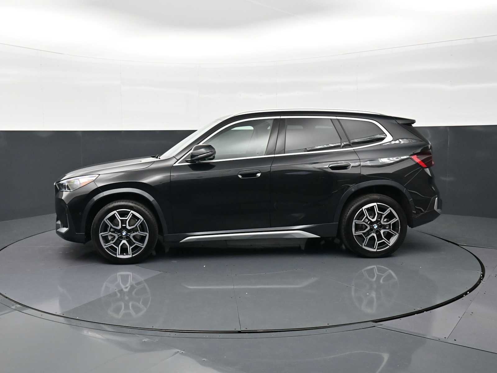 Used 2026 BMW X1 xDrive28i w/ Convenience Package AWD/4WD image 8