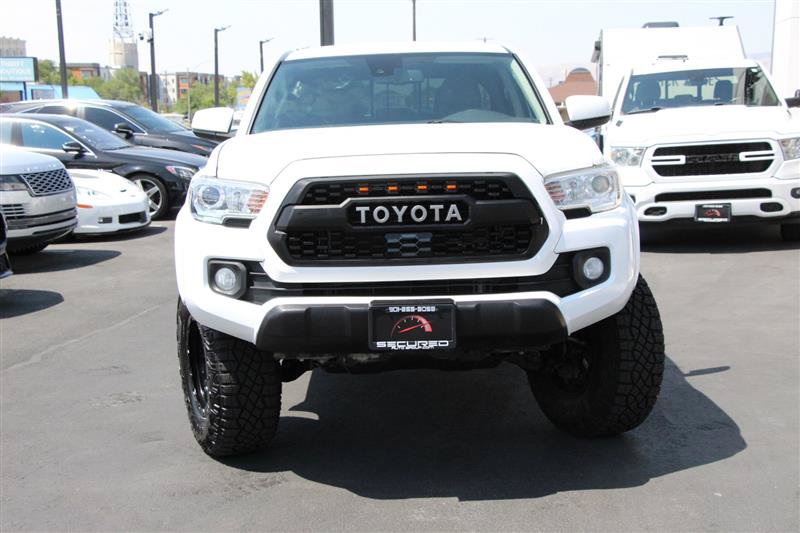 Used 2019 Toyota Tacoma SR5 AWD/4WD image 3
