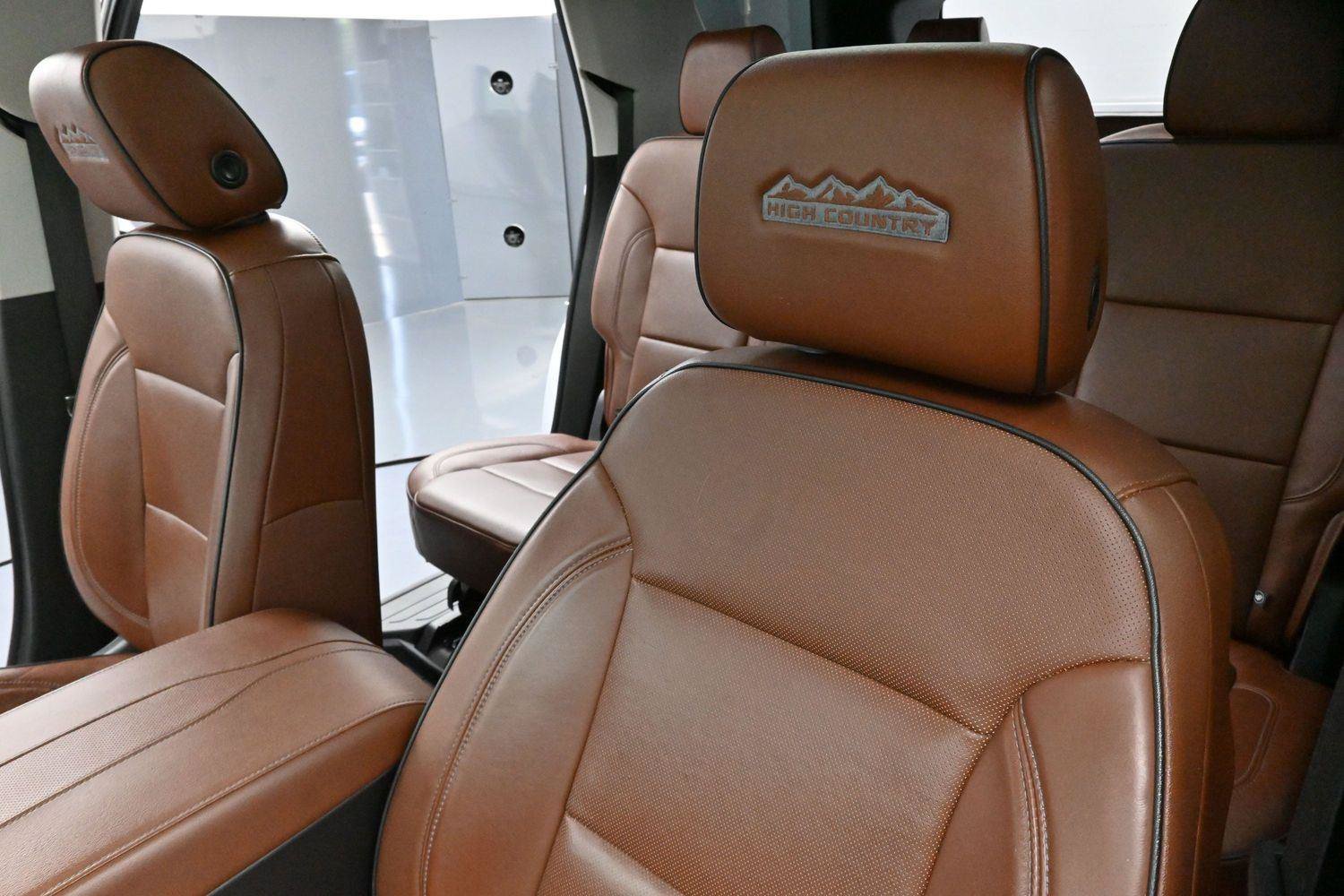 Used 2019 Chevrolet Traverse High Country w/ LPO, Floor Liner Package AWD/4WD image 18