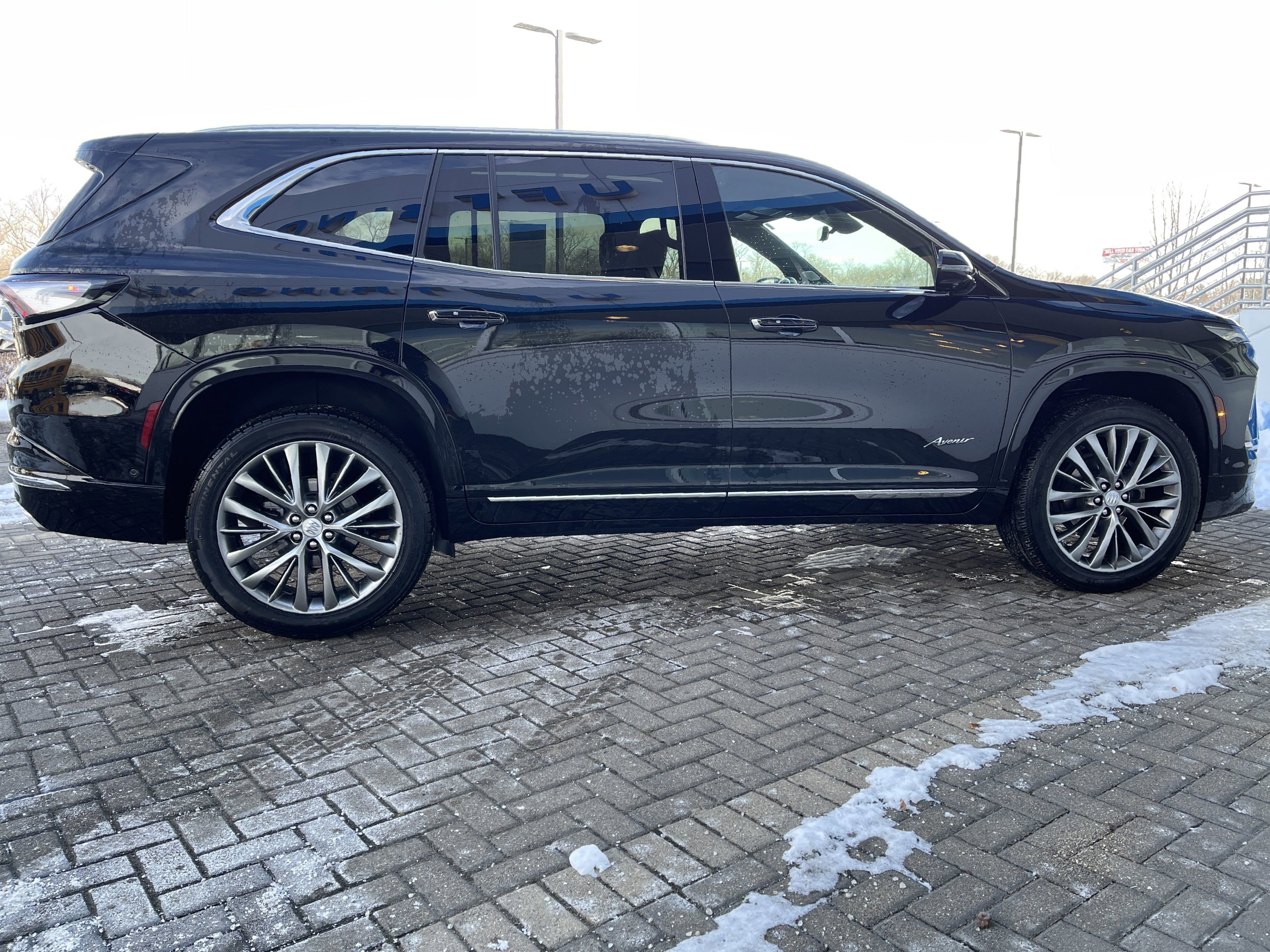 Used 2025 Buick Enclave Avenir w/ Super Cruise Package image 6