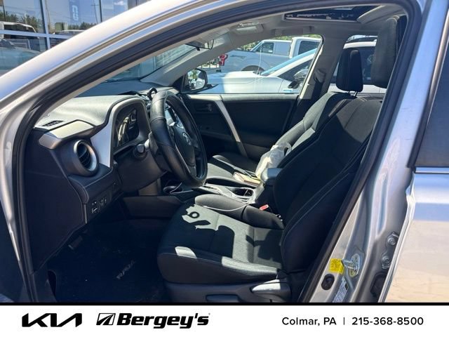 Used 2013 Toyota RAV4 XLE AWD/4WD image 9