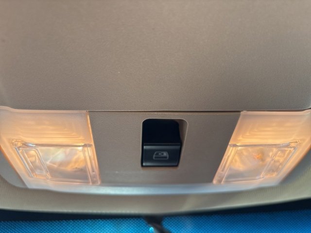 Used 2011 Ford F150 Lariat w/ Lariat Chrome Pkg image 25