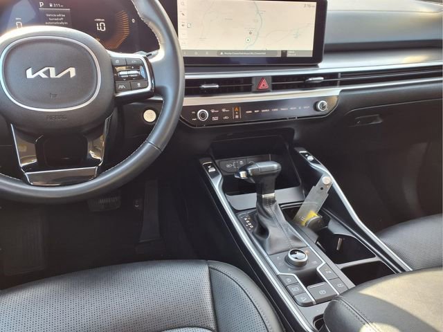 Used 2024 Kia Sorento S image 6