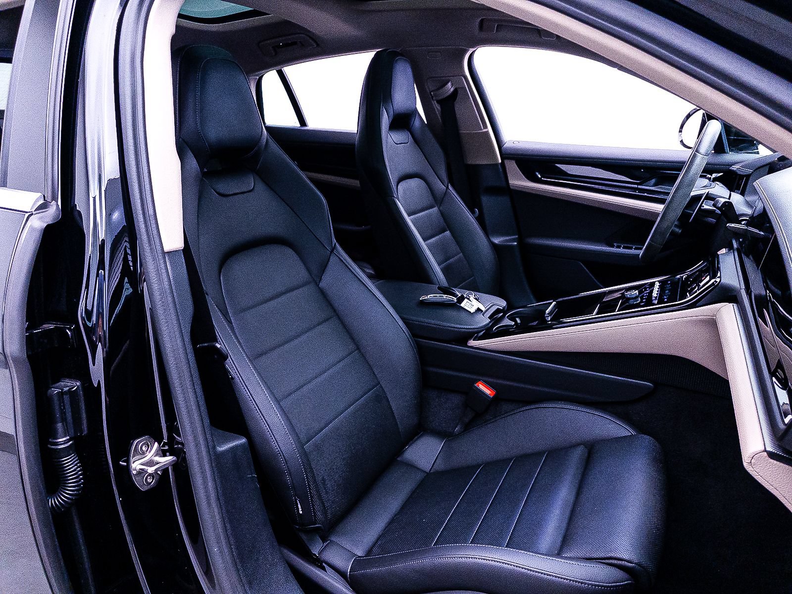 Used 2024 Porsche Panamera 4 w/ Premium Package AWD/4WD image 44