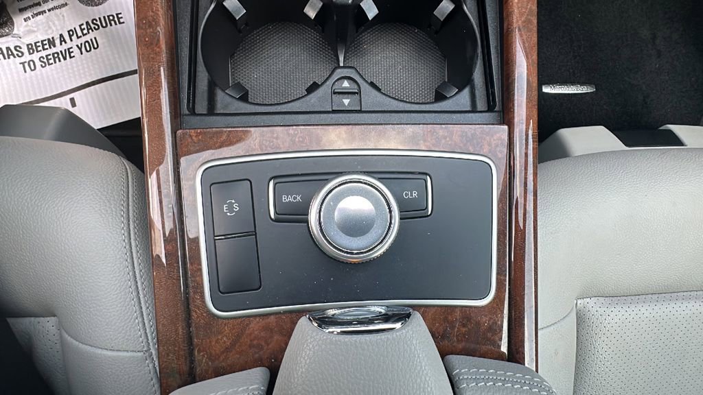 Used 2011 Mercedes-Benz E 350 Sedan image 26